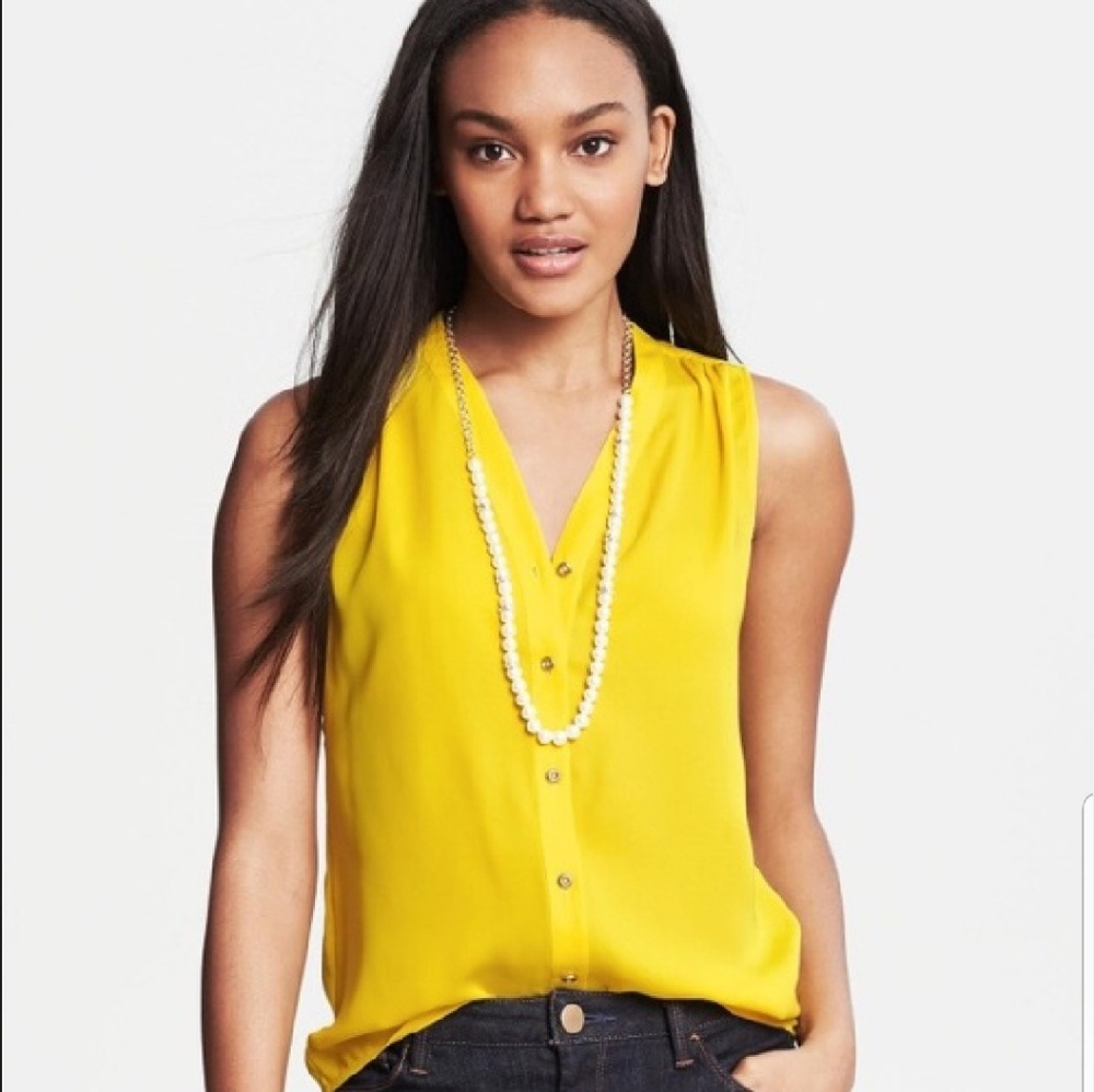 SOLD BANANA REPUBLIC TOP
